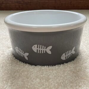Signature Housewares Fish Bone Ceramic Pet Bowl - Brand New